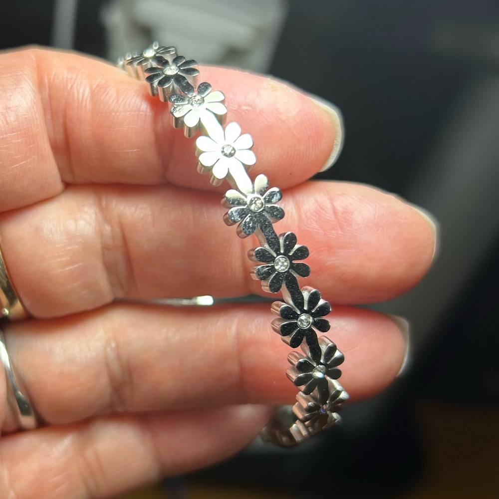 3/$25 Silver Stainless Steel Daisy Bracelet